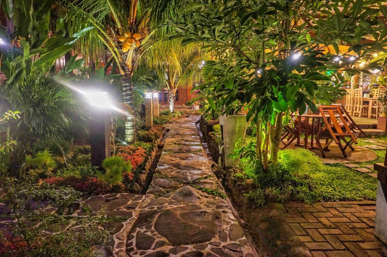 The Wisma Pulau Merah Pasanggaran Eksteriør billede